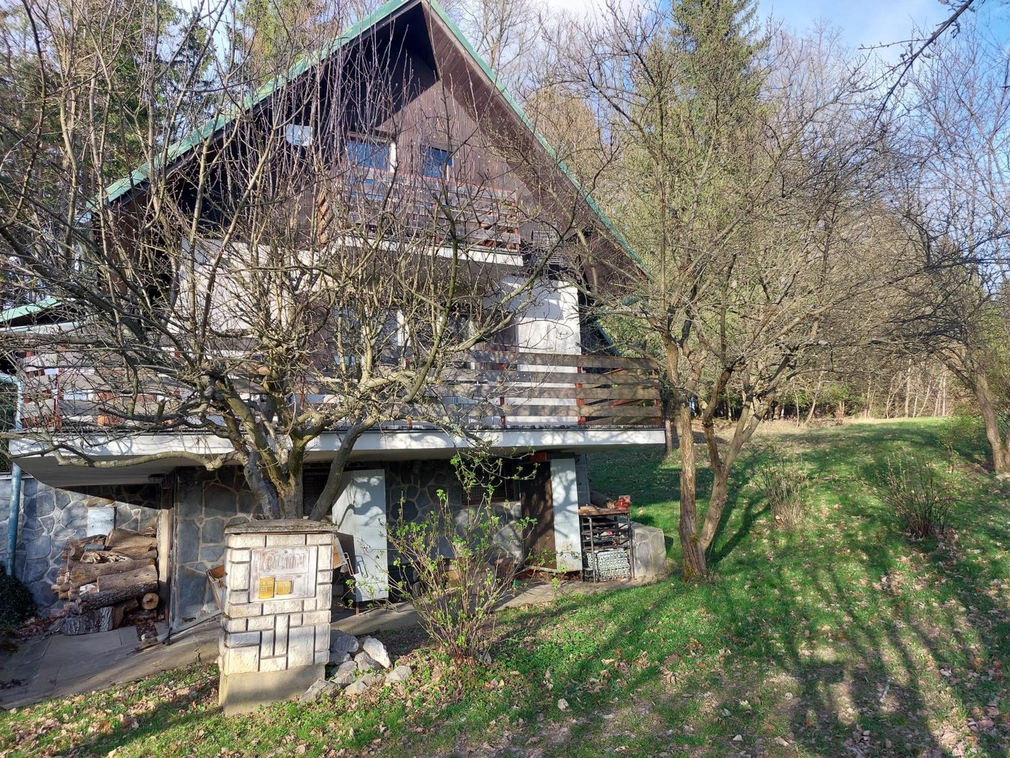 Chata Na Poskle U Lesa S Vyhledem Hutisko Bagian luar foto
